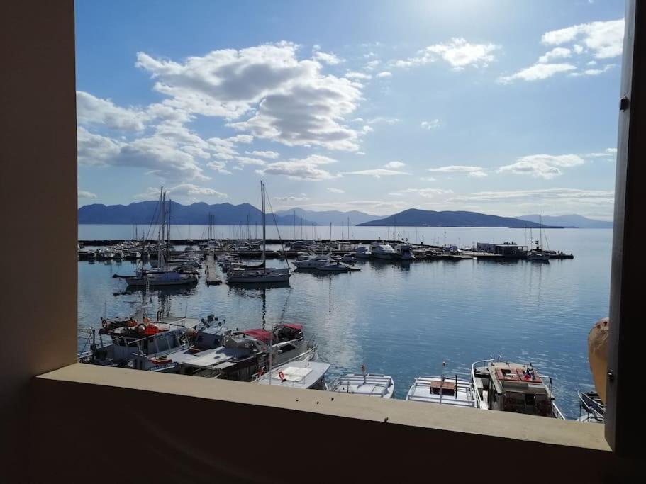 Aegina Port Apt 2-Διαμέρισμα Στο Λιμάνι Της Αίγινας 2 מראה חיצוני תמונה