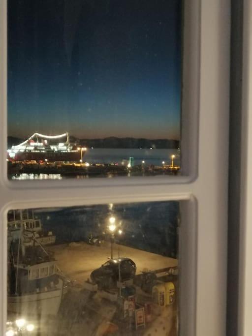 Aegina Port Apt 2-Διαμέρισμα Στο Λιμάνι Της Αίγινας 2 מראה חיצוני תמונה